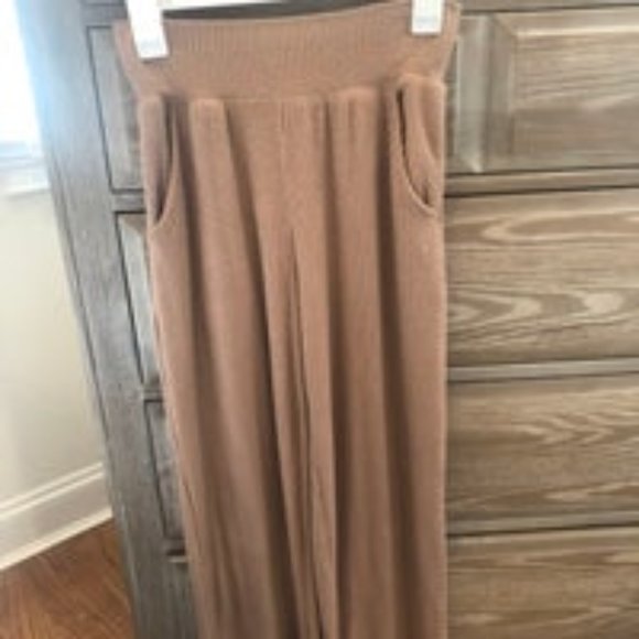 Abercrombie Fitch Wide Leg Cropped 